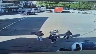 Sultanbeylide polisin kovaladığı otomobilin terk edildiği anlar kamerada
