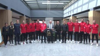 Süper Lige yükselen Ümraniyespordan, Başkan İsmet Yıldırıma ziyaret