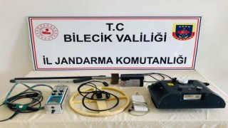 Şüphe üzerine durdurulan araçtan kaçak kazı malzemeleri çıktı
