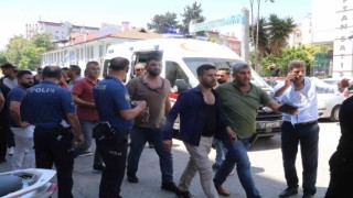 Tapu kavgasında taş ve sopalar konuştu: 10 yaralı, 8 gözaltı