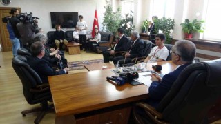 Tarih şuurunu milletlerin hafızasında canlı tutmak ve milli kültürle beslemek gerekir