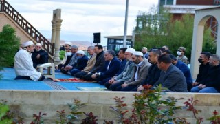 Tarihi namazgah alanı bayram namazında doldu taştı