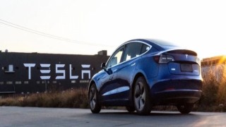 Tesla, Şangayda üretimini durdurdu
