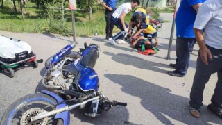 Tıra yandan çarpan motosiklet sürücüsü yaralandı