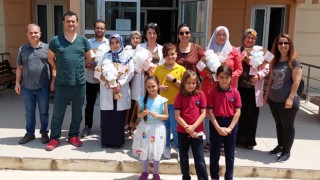 Toprakkale'li Öğrencilerden sağlık çalışanlarına, ‘maskeden çiçek’ ile teşekkür