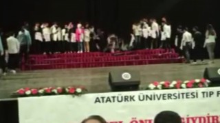 Törende öğrencileri taşıyan platform çöktü, faciadan dönüldü