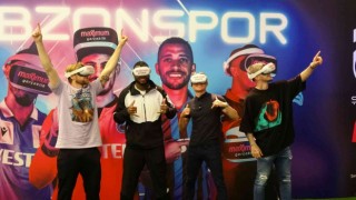Trabzonsporlu futbolcular, şampiyonluk anlarını yeniden yaşadı