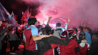 Trabzonsporun şampiyonluğu Kocaelide taraftarları sokağa döktü