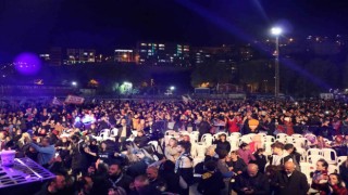 Trabzonsporun şampiyonluğunu İsmail Türüt ile kutladılar