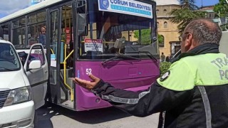 Trafiği kilitleyen sürücüyü polis böyle uyardı: