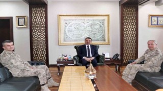 Tuğgeneral Okyar, Siirt Valisi Hacıbektaşoğlu ile bir araya geldi