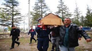 Tüm Türkiye onu “Üzümler olunca da gelin demesiyle tanımıştı