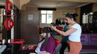 Tunceli Halk Eğitim Merkezinde binlerce kişiye kurs veriliyor