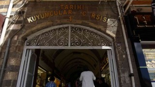 Türkiyede bir ilk: Diyarbakırda turist yoğunluğundan ‘nöbetçi kuyumcu sistemine geçildi