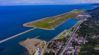 Türkiyenin deniz üzerine yapılan ilk havaalanında 6 milyon yolcuya hizmet