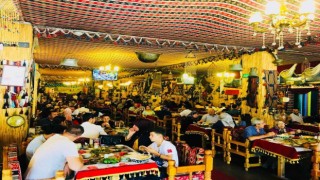 Turla gelen misafirlere Urfa kültürünü yaşatıyorlar