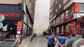 Ümraniyede mobilya atölyesinde yangın: Vatandaşlar sokağa döküldü