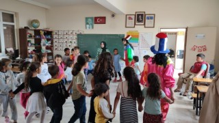 Üniversite Öğrencilerinden “Bir Kitap Bir Çocuk” projesi