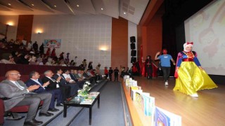 Üniversitede çocuk edebiyatı festivali düzenlendi