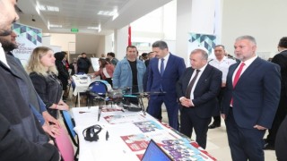 Üniversitede kariyer fuarı