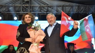 Ünlü sanatçı Azerinden unutulmaz konser