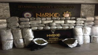 Uyuşturucu deposuna baskın: 250 kiloya yakın Hint keneviri ele geçirildi