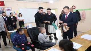 Vali Akbıyık: “Özel eğitim öğretmenlerimiz, kişilik oluşturan rol modellerdir