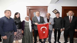 Vali Akbıyıktan şehit ailelerine ziyaret