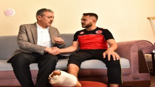 Vali Akkoyundan Pençe-Kilit Operasyonu gazisine ziyaret