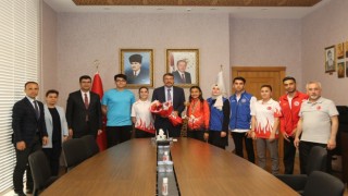Vali Ali Çelikten gençlere tavsiye: Spordan asla vazgeçmeyin