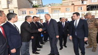 Vali Canalp, bir solukta 3 ilçe ve bir beldeyi ziyaret etti