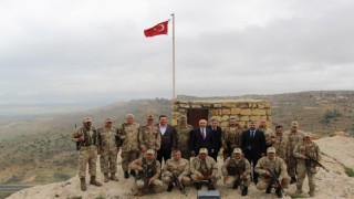 Vali Demirtaş güvenlik güçleri ile bayramlaştı