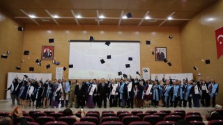 Vali Epcim, üniversitede mezuniyet törenine katıldı