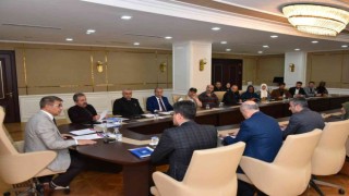 Vali Gürel, uluslararası öğrencilerinin kanaat önderleri ile toplantıda görüştü