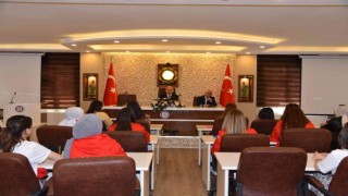 Vali Karadeniz, gençleri ağırladı