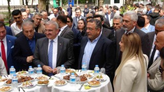 Vali Karaloğlu, Diyarbakırlılarla bayramlaştı