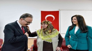 Vali Kızılkaya huzurevi sakinleriyle bir araya geldi