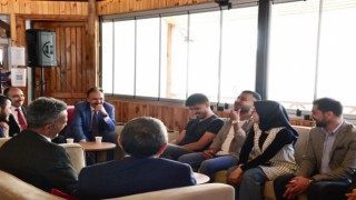 Vali Kızılkaya üniversiteli gençlerle Genç Ofiste bir araya geldi