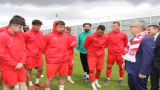 Vali Şimşekten Sivasspora final maçı öncesi moral ziyareti