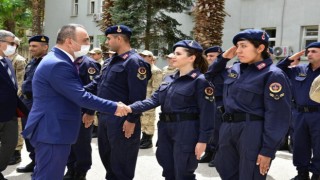 Vali Soytürk Mehmetçik ve polis ile bayramlaştı