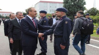 Vali Yavuz polis ve jandarma ekipleriyle bayramlaştı