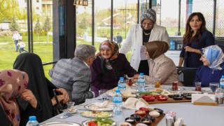 Van Büyükşehir Belediyesi şehit annelerini ve eşlerini unutmadı