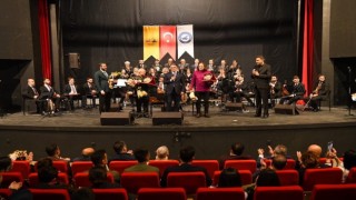 Van Büyükşehir Belediyesinin musiki konseri yoğun ilgi gördü