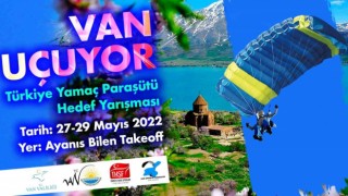 Van Gölü kıyılarında yamaç paraşüt yarışması
