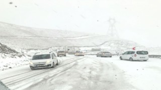 Van-Hakkari karayolu binek araçlara açıldı