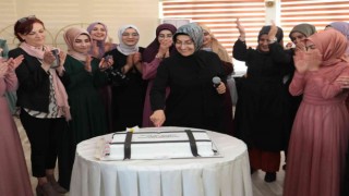 Vanda Kuran-ı Kerimi hatim eden öğrenciler için program düzenledi