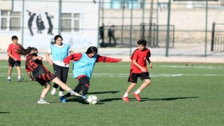 Vanlı kızlar 2. Lig yolundaki final maçına hazırlanıyor