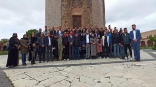 Vanlı turizmcilerden İrana çıkarma