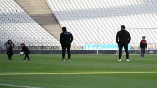 Volkan Demirel, galibiyeti çocuklarıyla kutladı