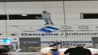 Yabancı turistin havalimanındaki intihar teşebbüsü ve kurtarılma anları kamerada